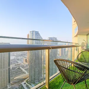 first-class-2br-with-full-dubai-skyline-sea-view-2.sharjah-hotels.com/